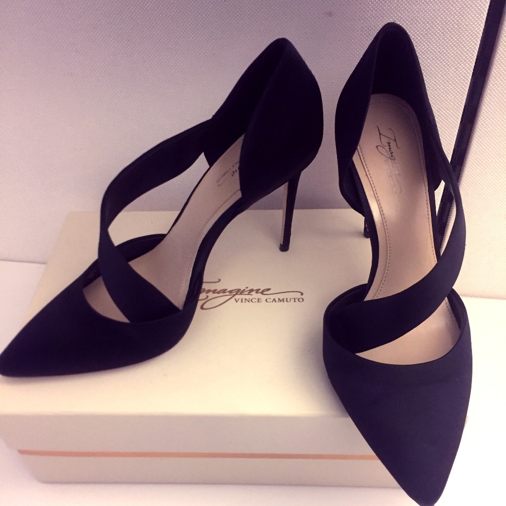 IMAGINE by Vince Camuto - OYA Black Pumps